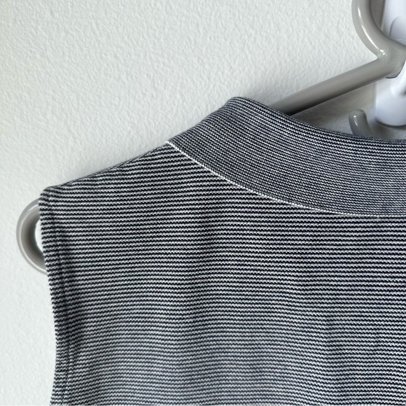 Lacoste // Navy striped Sleeveless Polo shirt Slim fit Size 38 - Picture 8 of 9